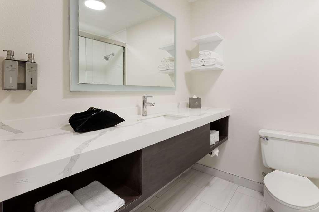 The Lux Hotel & Conference Center, Ascend Hotel Collection Waterloo Chambre photo